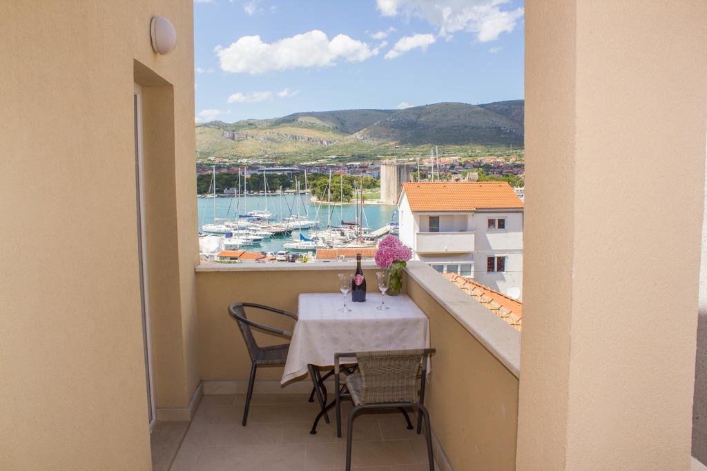 Apartments Maria Trogir Ngoại thất bức ảnh